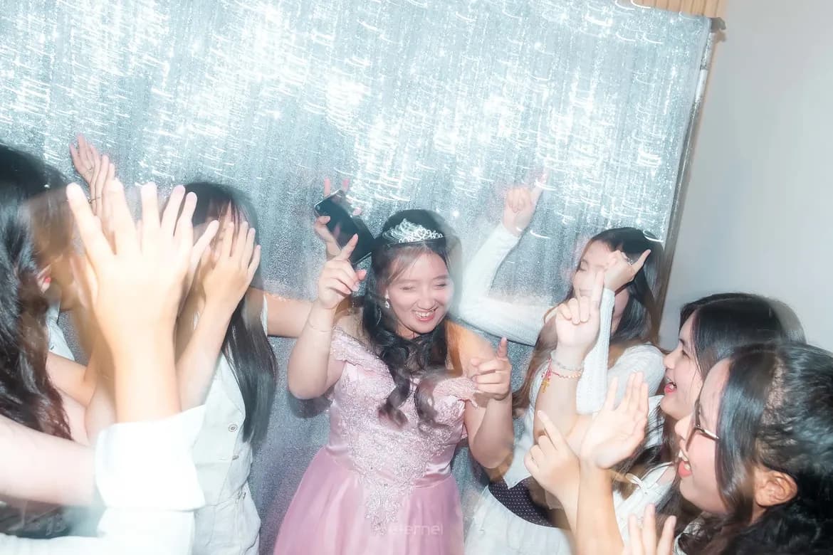 Momen dansa pada acara sweet seventeen