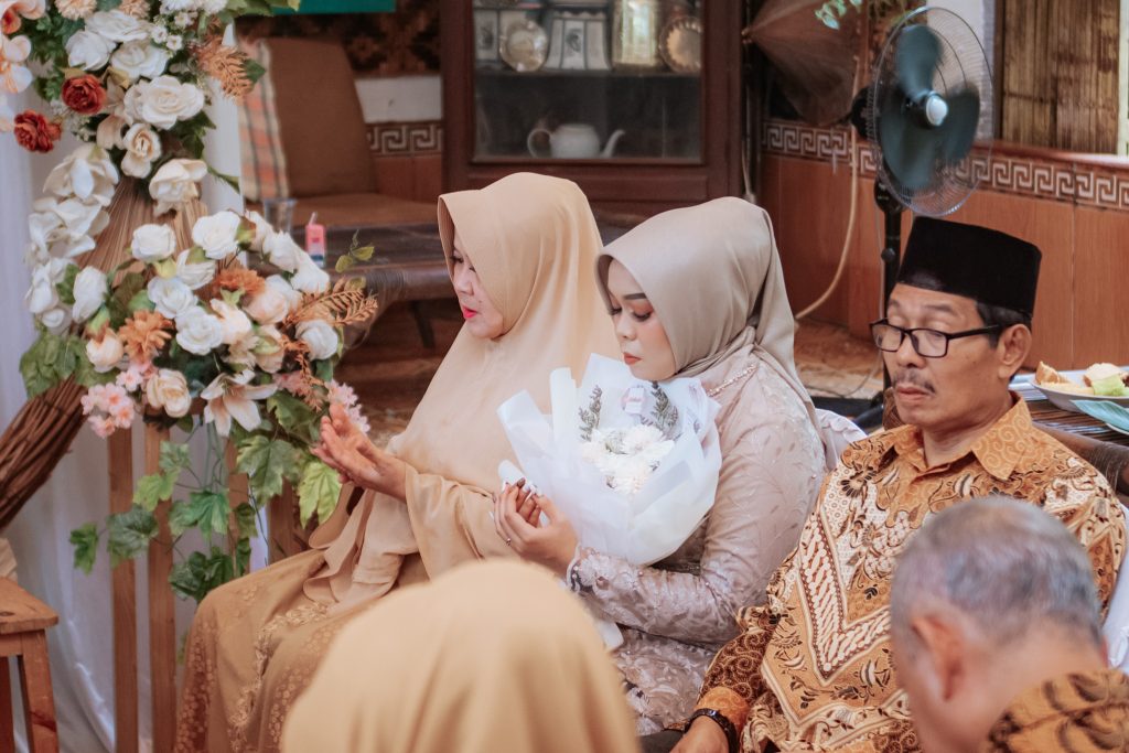 Fotografer Akad dan Lamaran Terbaik di Sekitar Kota Wisata Cibubur dan Bekasi 1 Foto Lamaran bogor