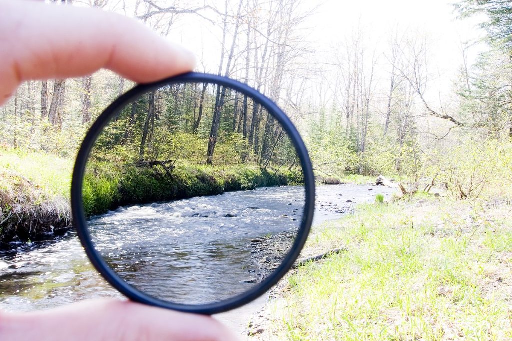 10 Filter Lensa Kamera Keren Buat Foto Kamu Jadi Estetik 3 Neutral density filter demonstration