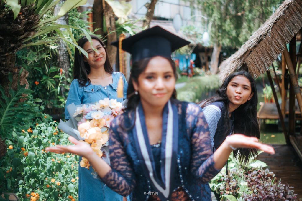 100 Ide Caption Wisuda: Inspirasi untuk Momen Berkesan 2 100 caption wisuda