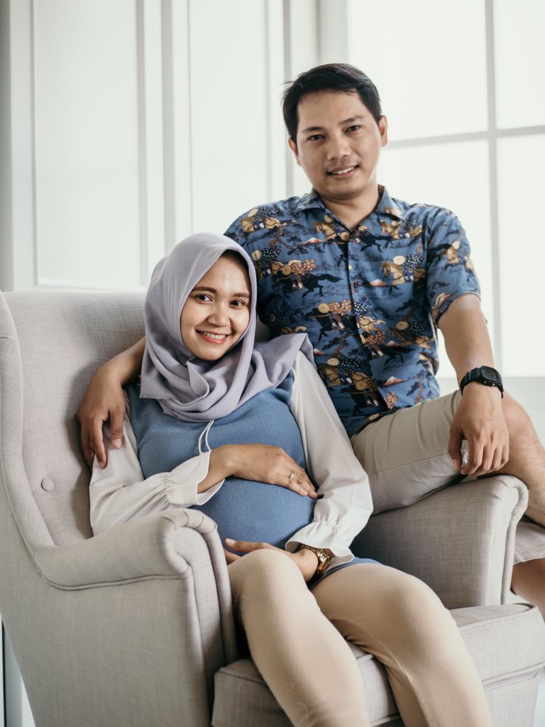 Harga Paket Foto Maternity Outdoor dan Studio di Eternel Picture 2 Foto Maternity