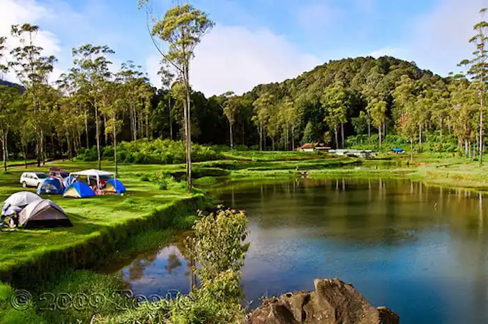 7 Lokasi Outdoor Prewedding Favorit di Bandung 6 Ranca Upas