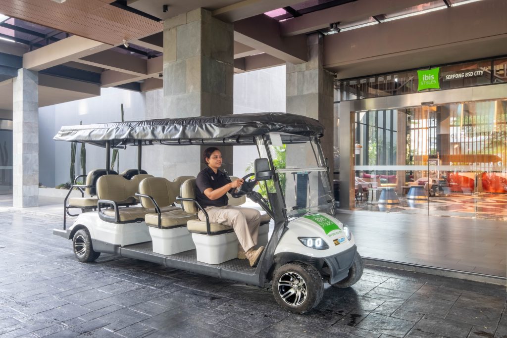 buggy car hotel